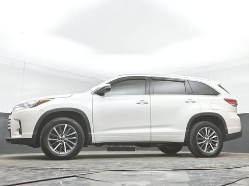 Used 2018 Toyota Highlander XLE FWD image 45