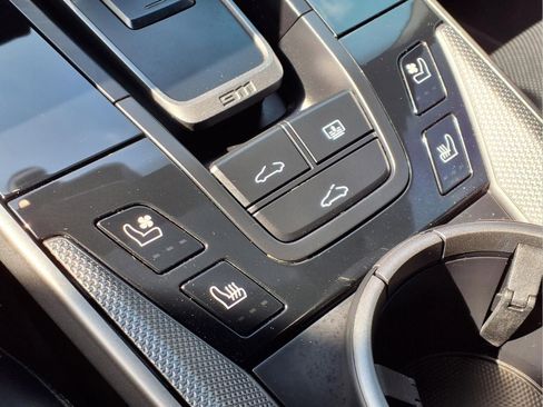 Used 2020 Porsche 911 Carrera image 18