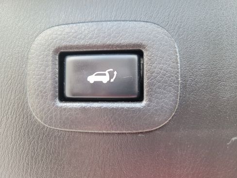 Used 2020 Nissan Armada Platinum w/ Captain's Chairs Package image 33