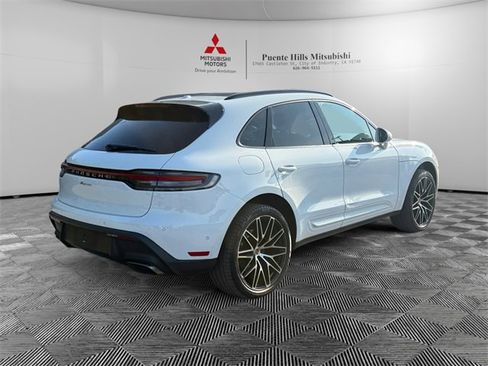 Used 2023 Porsche Macan image 5