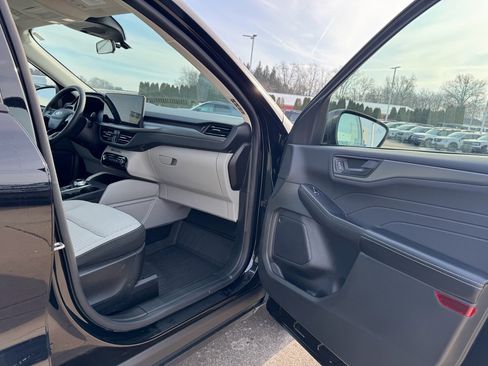 Certified 2024 Ford Escape Active w/ Tech Pack #1 AWD/4WD image 11