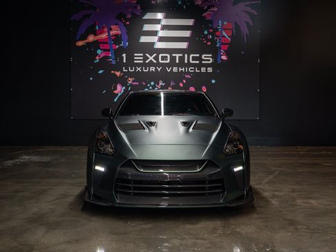 Used 2014 Nissan GT-R Premium AWD/4WD image 4