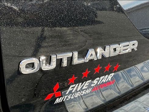 Used 2025 Mitsubishi Outlander SEL image 8