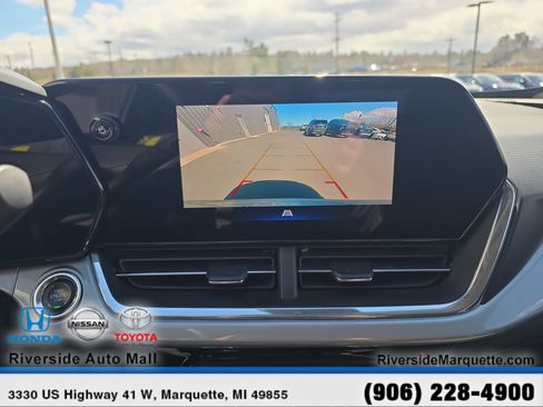 Used 2024 Chevrolet Trax LT w/ Driver Confidence Package FWD image 22