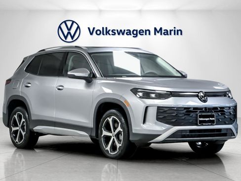 New 2026 Volkswagen Tiguan SE image 7