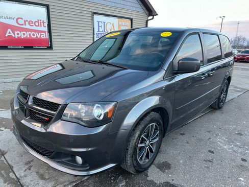 Used 2017 Dodge Grand Caravan GT image 1