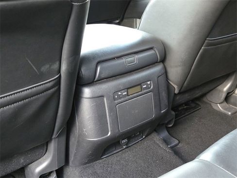 Used 2023 Nissan Armada SV image 11