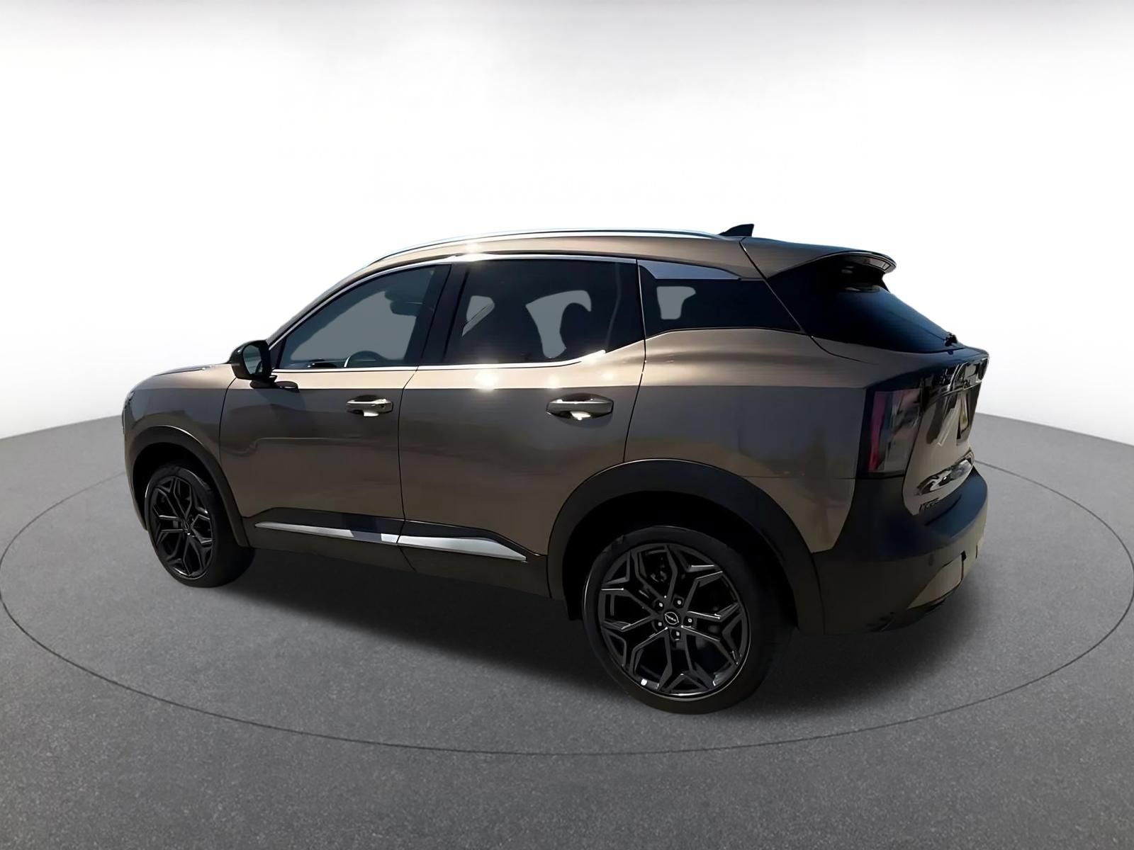 Used 2026 Nissan Kicks SR AWD/4WD image 9