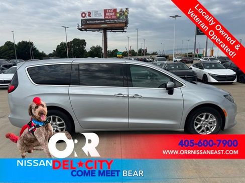 Used 2023 Chrysler Voyager LX FWD image 6