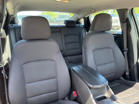 Used 2022 Chevrolet Malibu LT FWD image 35