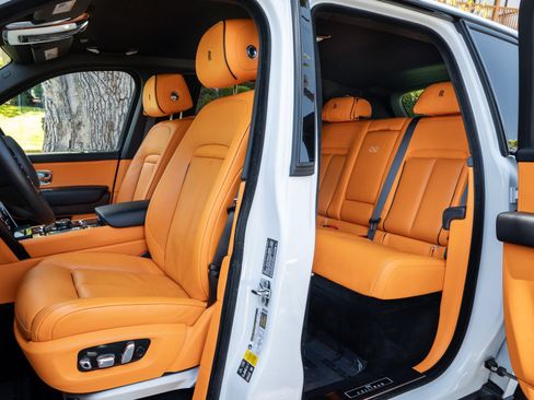 Certified 2023 Rolls-Royce Cullinan Black Badge w/ Driver's Package AWD/4WD image 25