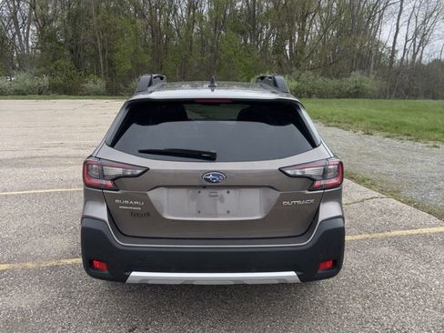 Used 2024 Subaru Outback Limited AWD/4WD image 3