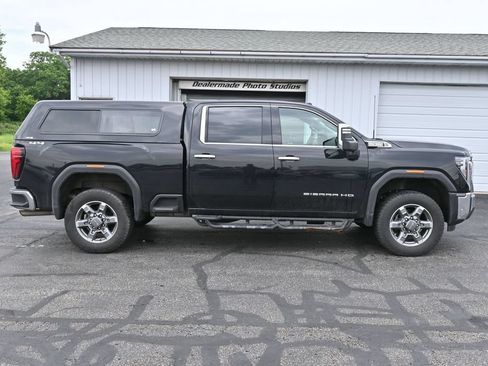 Used 2025 GMC Sierra 2500 SLT w/ SLT Convenience Package AWD/4WD image 4