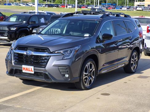 Used 2025 Subaru Ascent Limited AWD/4WD image 3