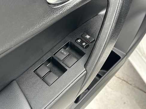 Used 2014 Toyota Corolla S image 15