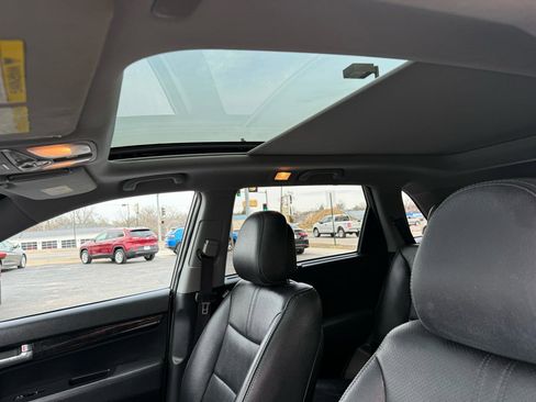 Used 2014 Kia Sorento EX w/ EX V6 Touring Package image 13