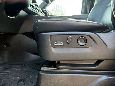 Used 2021 Cadillac Escalade ESV Premium Luxury image 31