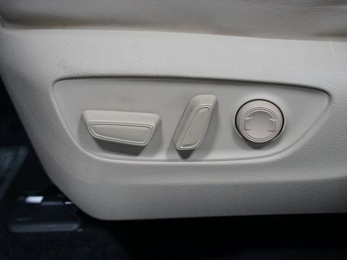 Used 2024 Toyota Highlander Limited image 36