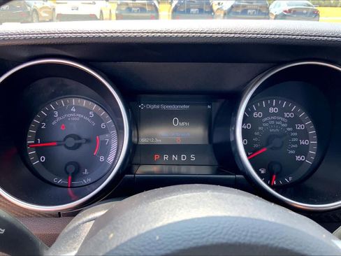 Used 2019 Ford Mustang Coupe RWD image 23