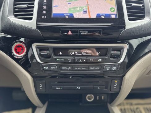 Used 2017 Honda Pilot Touring image 31