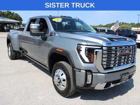 Used 2024 GMC Sierra 3500 Denali w/ Denali Reserve Package image 17