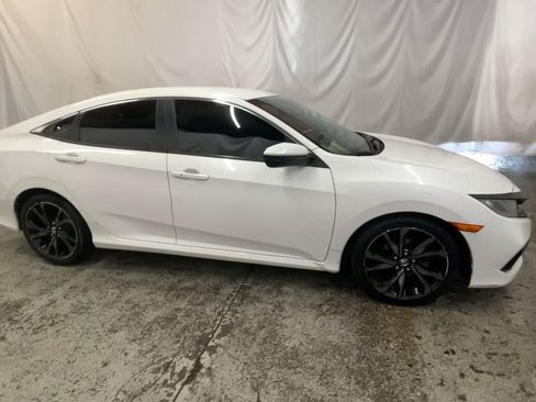 Used 2019 Honda Civic Sport image 4
