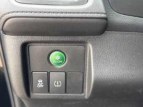 Used 2018 Honda HR-V LX image 25