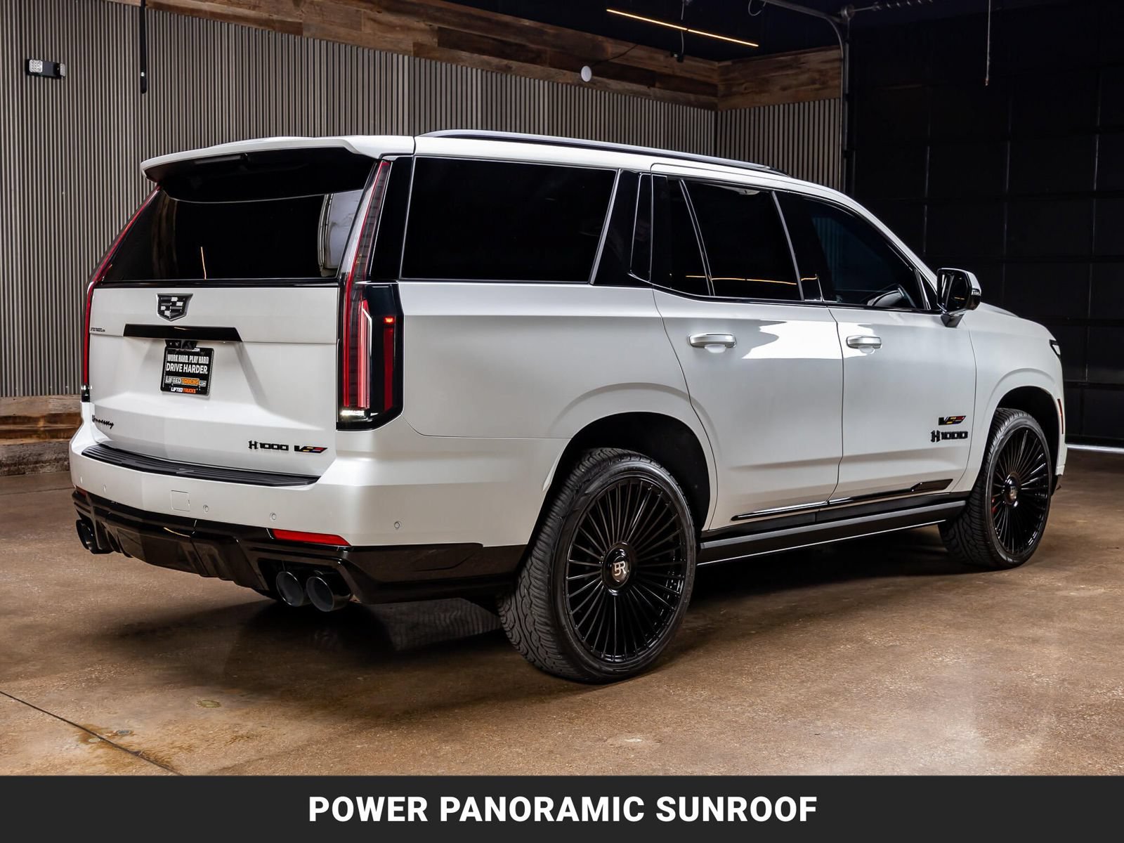 Used 2025 Cadillac Escalade V AWD/4WD image 10