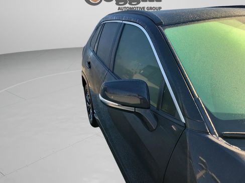 Used 2022 Toyota RAV4 XLE Premium image 22