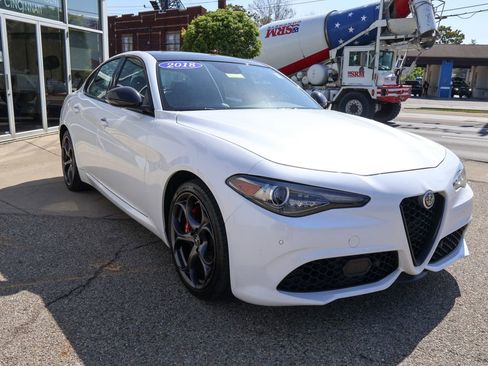 Used 2018 Alfa Romeo Giulia Ti Sport w/ Quick Order Package 22S Sport AWD/4WD image 7