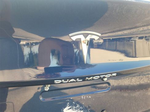 Used 2018 Tesla Model 3 Long Range image 11