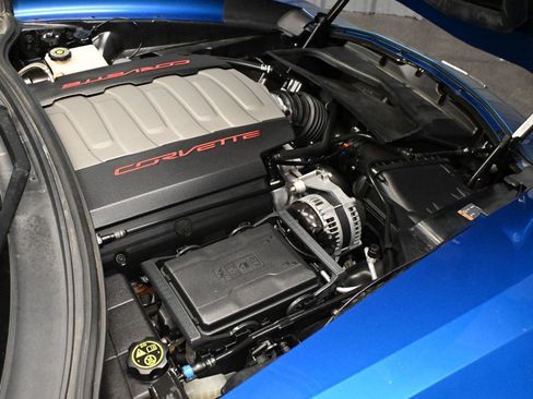 Used 2015 Chevrolet Corvette Stingray Coupe w/ 2LT Preferred Equipment Group RWD image 18