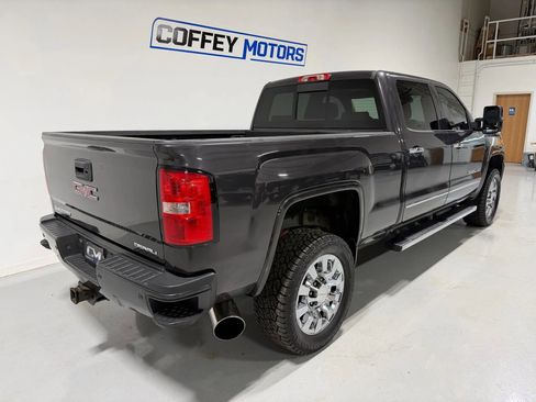 Used 2015 GMC Sierra 2500 Denali w/ Duramax Plus Package image 6