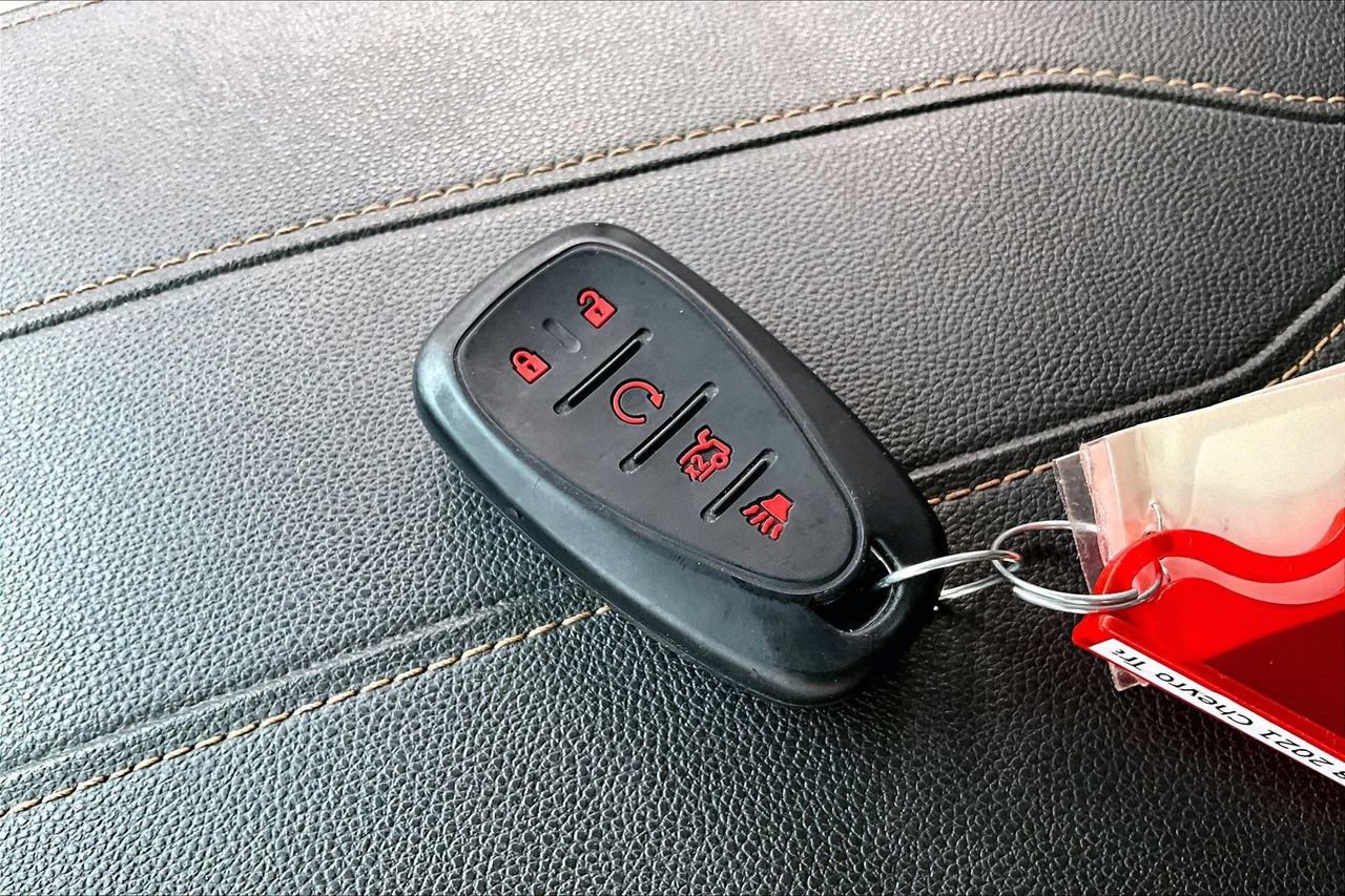 Used 2021 Chevrolet Traverse RS AWD/4WD image 36