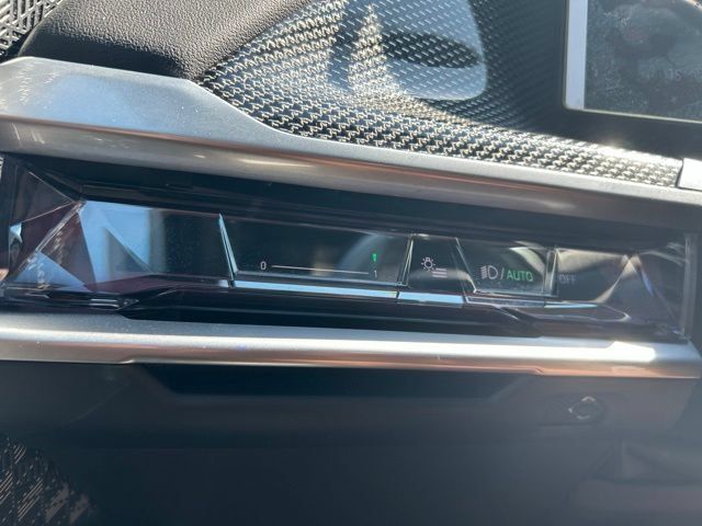Used 2023 BMW i7 xDrive60 AWD/4WD image 18