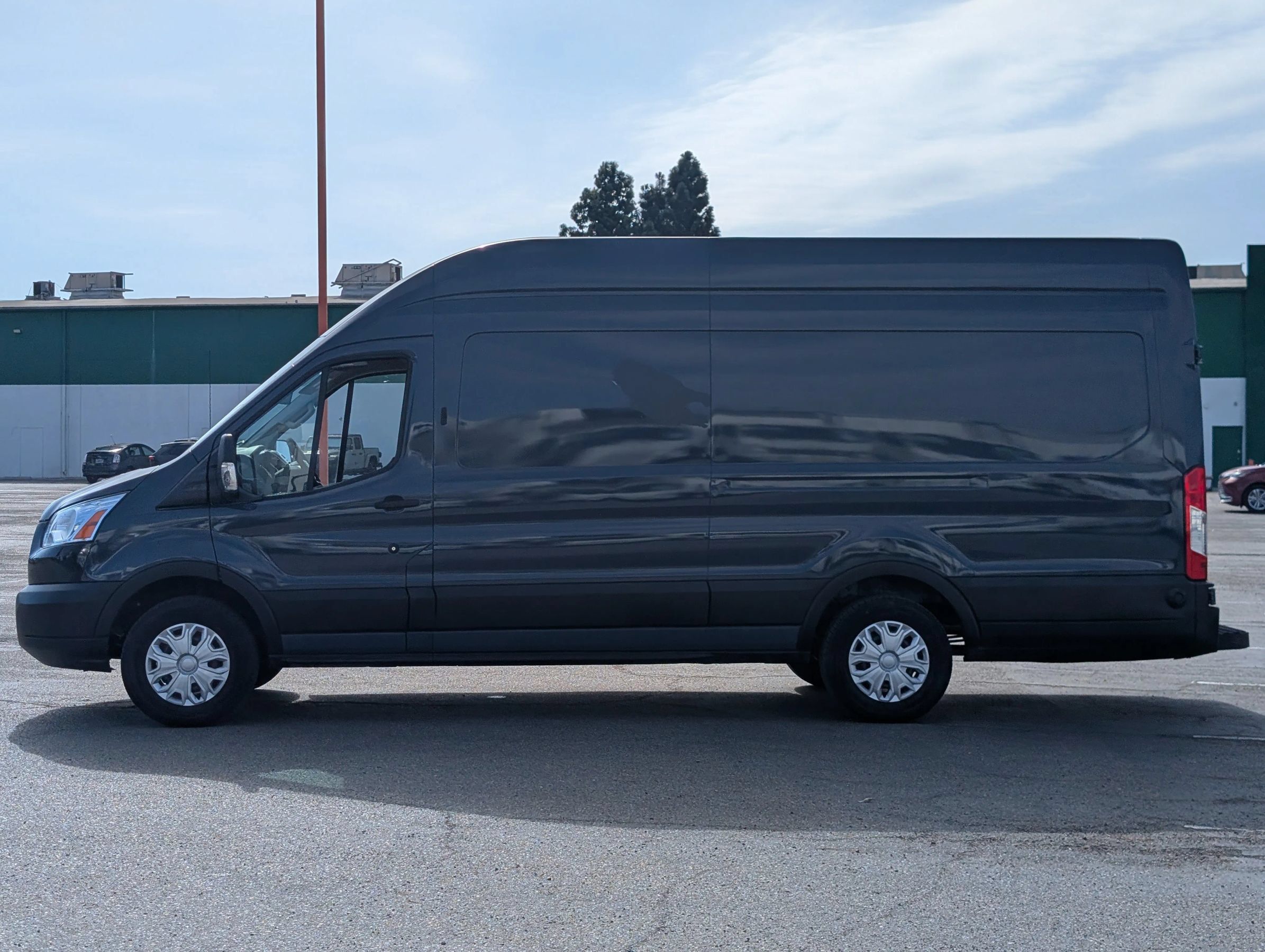 Used 2019 Ford Transit 250 148 High Roof Extended RWD image 4