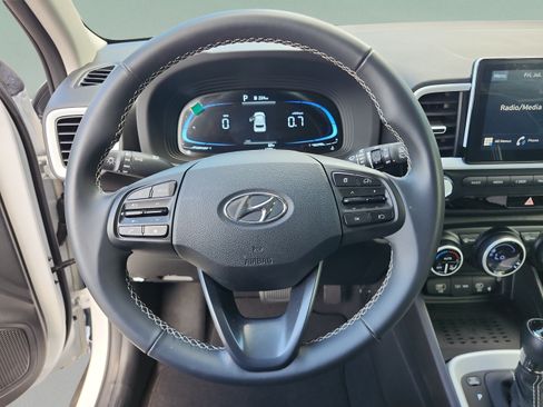 Certified 2026 Hyundai Venue SEL FWD image 10