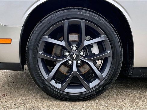 Used 2009 Dodge Challenger R/T image 12