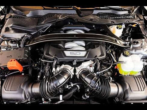 Used 2025 Ford Mustang GT Premium RWD image 4
