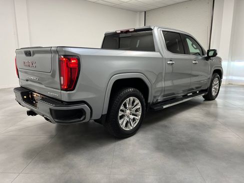 Used 2025 GMC Sierra 1500 Denali w/ Technology Package AWD/4WD image 9