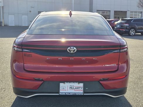 Used 2024 Toyota Crown Limited image 4