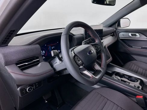 New 2026 Ford Explorer ST-Line w/ ST-Line Street Pack image 9