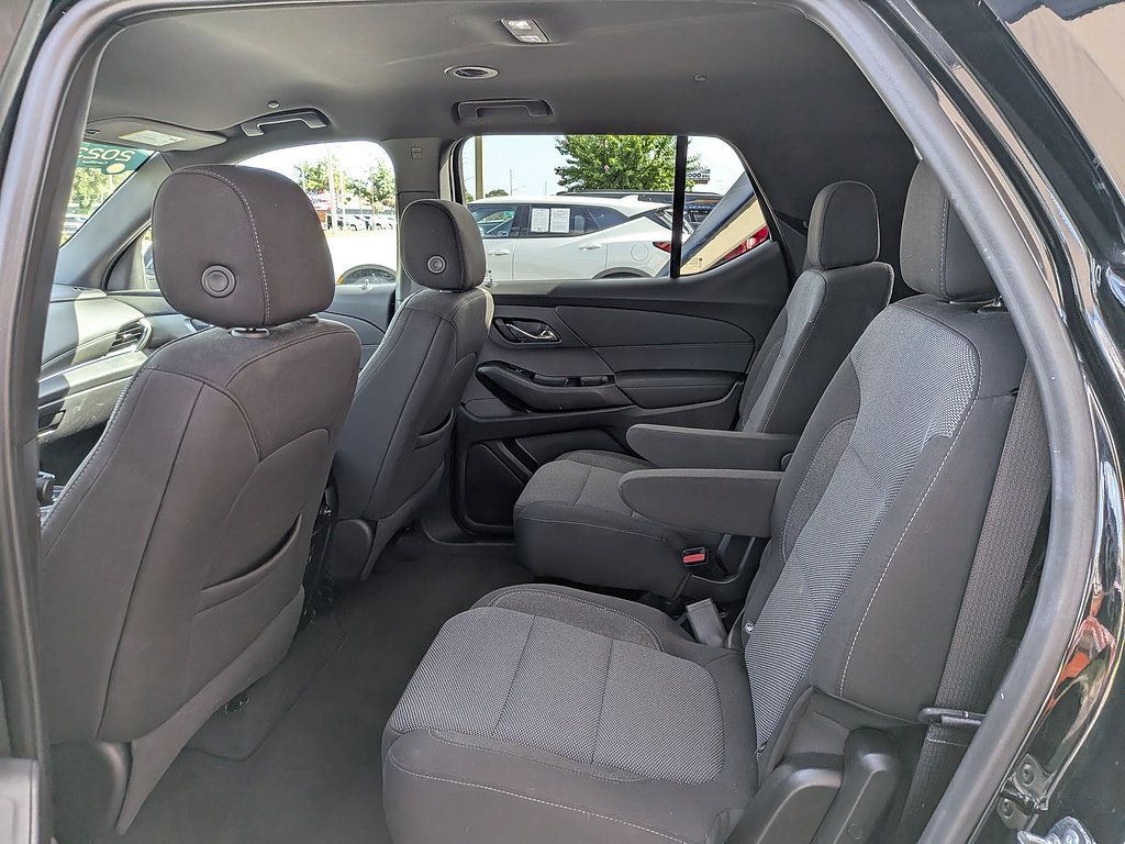 Certified 2023 Chevrolet Traverse LT FWD image 13