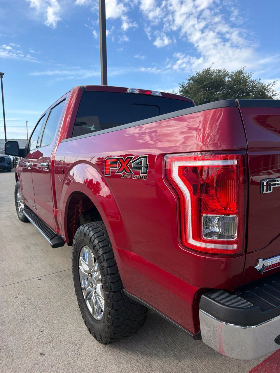Used 2017 Ford F150 XLT w/ Equipment Group 302A Luxury AWD/4WD image 5
