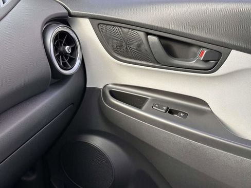 Used 2023 Hyundai Kona SEL image 30