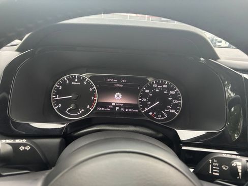 Used 2025 Nissan Pathfinder SV AWD/4WD image 36
