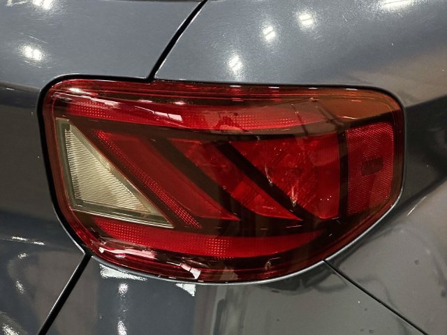 Used 2025 Hyundai Venue Limited FWD image 36