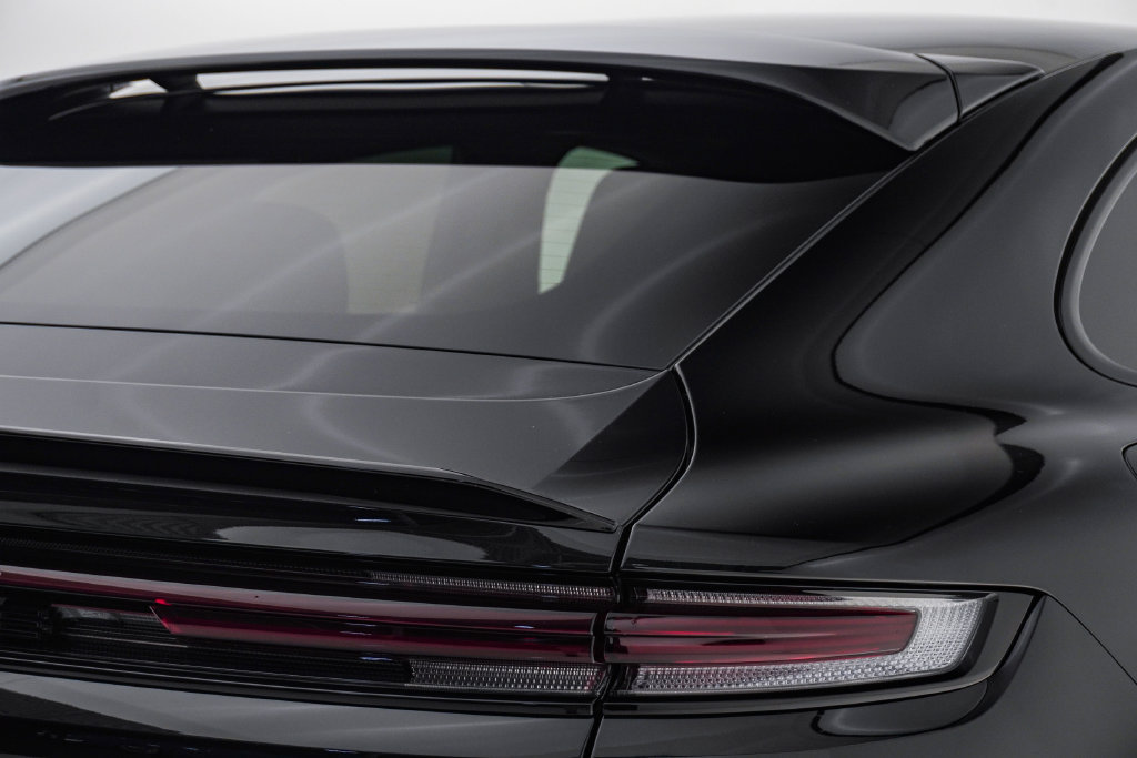 Certified 2025 Porsche Cayenne Turbo AWD/4WD image 12