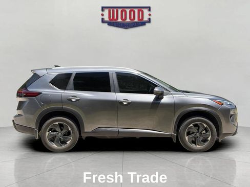 Used 2024 Nissan Rogue SV w/ SV Premium Package AWD/4WD image 5