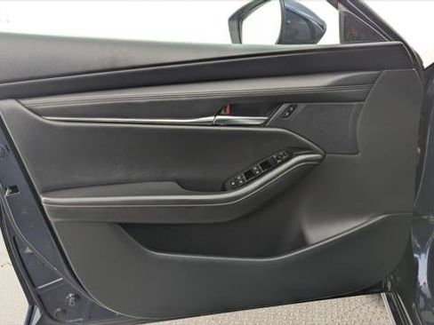 Used 2025 MAZDA MAZDA3 s FWD image 13